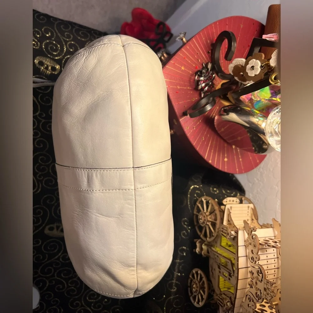Coach 2006 Chelsea Ergo Off White Leather Shoulder Hobo Bag